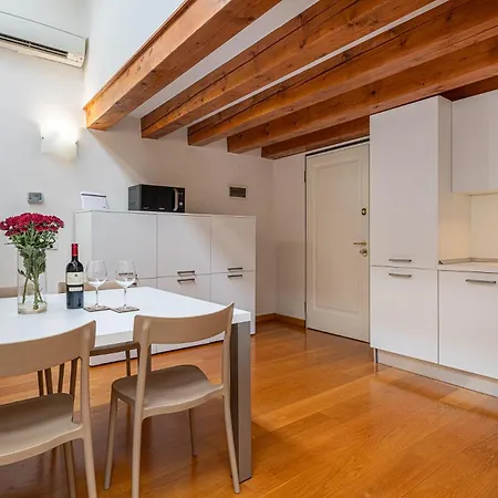 Deluxe Attic, Il Miglior Comfort A דירה ויצ'נצה